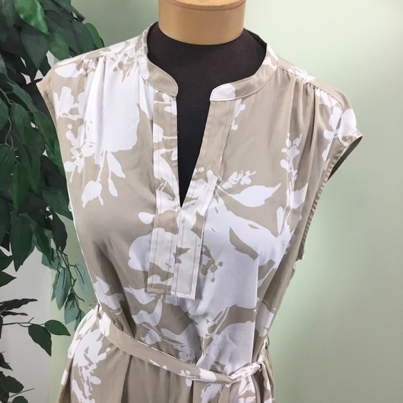 Liz Claiborne Large tan and white belted sleeveless top - Picture 11 of 14